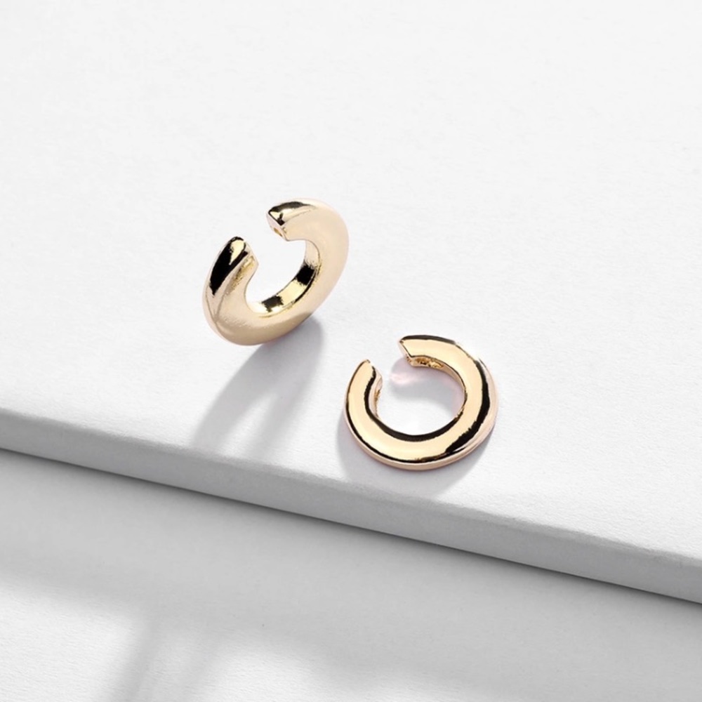 ⭐️ 2/$24 Gold Huggie Hoops ⭐️ - Picture 4 of 4